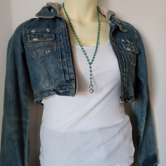 Cropped jean jacket - Picture 2 of 8